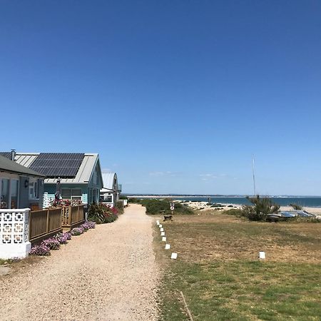 Stay At 'The Elms' In Tranquil Church Norton, Selsey - Ground Floor Bedroom, Own Private Bathroom, Quiet Beach, 2 Acre Garden By The Sea, On Edge Of Wildlife Nature Reserve 外观 照片